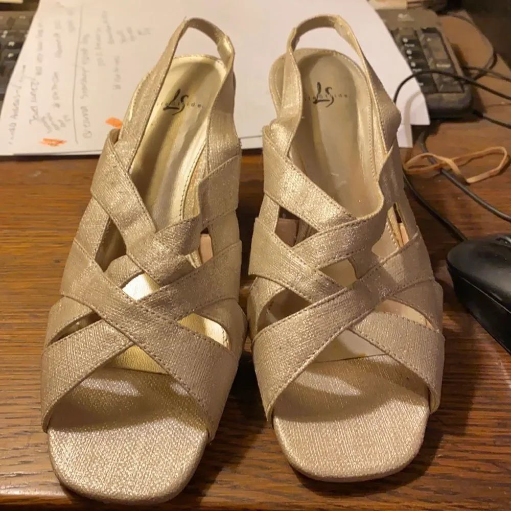 Life Stride silver sandals sz. 7.5 M